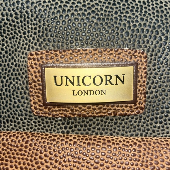 Unicorn London brown and green travel bag with gold hardware - Picture 3 of 8